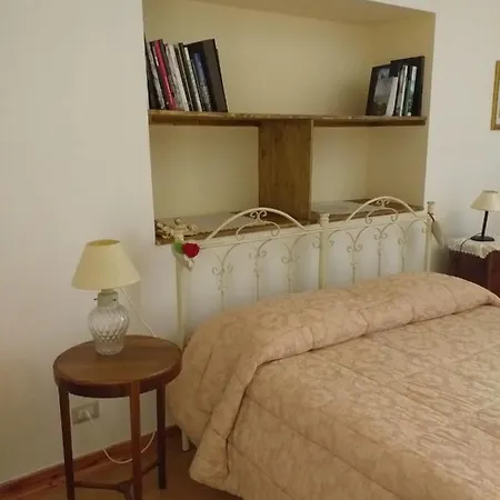 فندق Bivani A 2 Passi Dalla Cattedrale 3*
